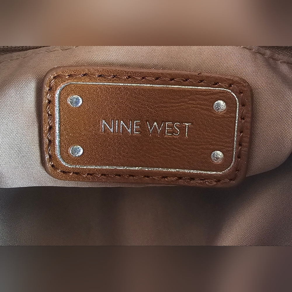 Y2K Nine West Light Gray Crossbody Bag - Picture 2 of 13